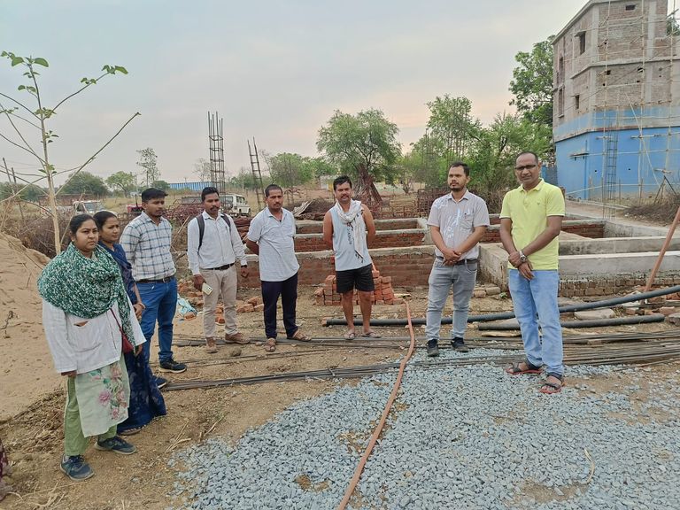 खैरागढ़. समयसीमा में काम पूरा नहीं हुआ तो होगी कार्रवाई: अधूरे पीएम आवासों पर जिला पंचायत सीईओ की सख्ती, सचिव और रोजगार सहायकों को फील्ड पर उतरने के निर्देश