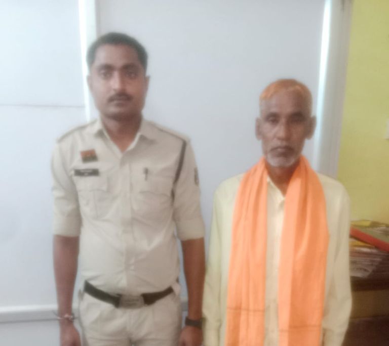 खैरागढ़. सट्टा कारोबार पर पुलिस की बड़ी कार्रवाई: सट्टा पट्टी के साथ आरोपी गिरफ्तार, मोबाइल व नगदी जब्त