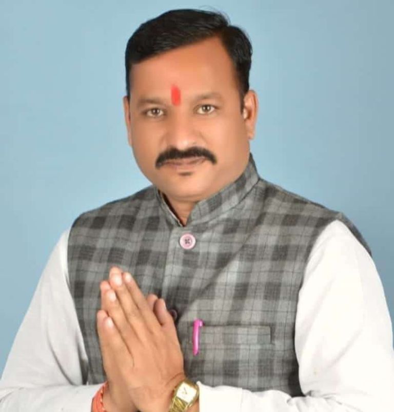 खैरागढ़. “सुशासन नहीं, सिर्फ प्रचार का तिहार” : मनराखन देवांगन ने भाजपा सरकार पर साधा निशाना