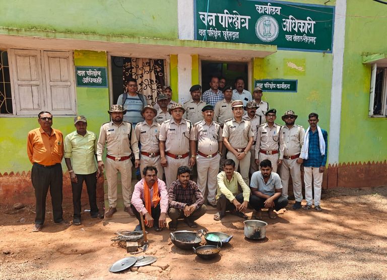 खैरागढ़. खेत में करंट बिछाकर किया जंगली सुअर का शिकार, चार आरोपी गिरफ्तार; 14 दिन की न्यायिक हिरासत में भेजे गए
