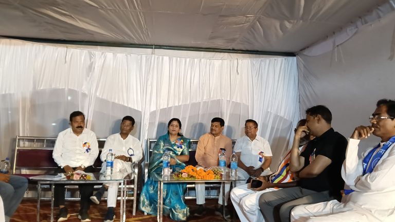 बौद्ध समाज ने धूमधाम से मनाई अंबेडकर जयंती, बच्चों ने दी आकर्षक सांस्कृतिक प्रस्तुतियां