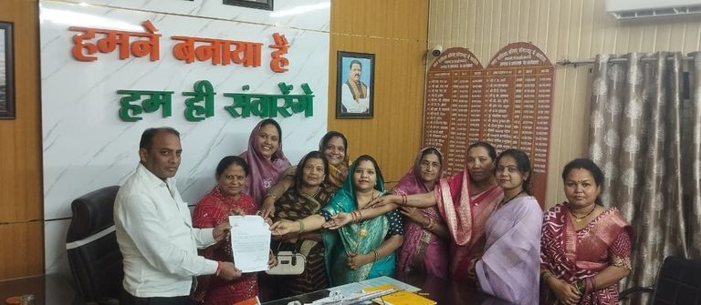 डोंगरगढ़ में राम अंगोरे सम्मानित, रामा सत्यवादी बहादुर सिंह की उपाधि प्रदान